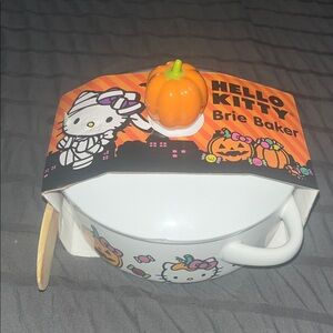 Hello Kitty Brie Baker with Orange Pumpkin Lid